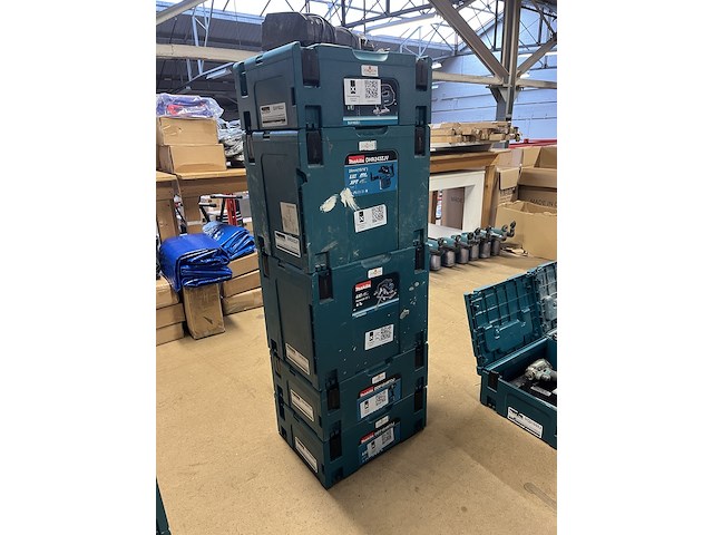 5x bouwgereedschap, 1x 18v accu, 1x lader, m-boxen makita, 1x djv182zj, 1x dhr242zjv, 1x dhs630zj, 2x ddf484rt3j - afbeelding 1 van  5