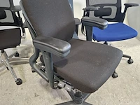 5x bureaustoel en 1x bureau, o.a ahrend - afbeelding 22 van  24