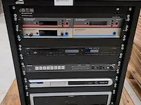 5x diverse multimedia in metalen rek o.a. bosch & sennheiser - afbeelding 1 van  7