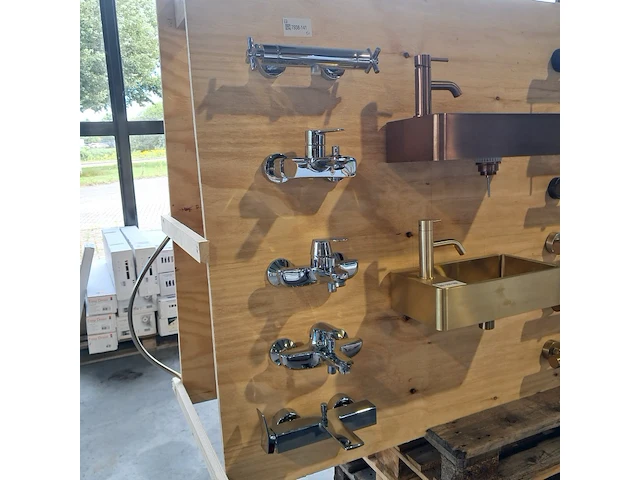 5x douche/badkraan, diverse merken, chroom - afbeelding 1 van  6