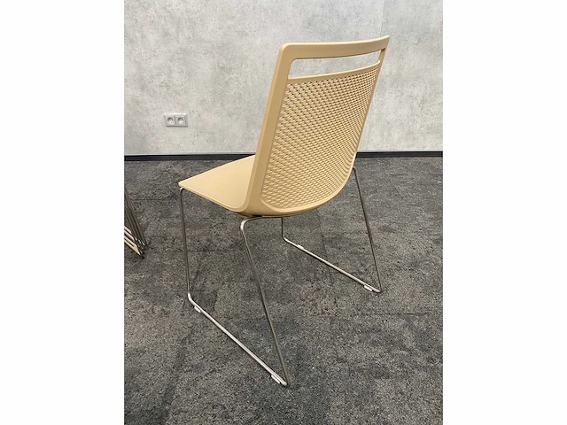 5x gaber akami - nestelbare kantinestoel - beige - afbeelding 4 van  7
