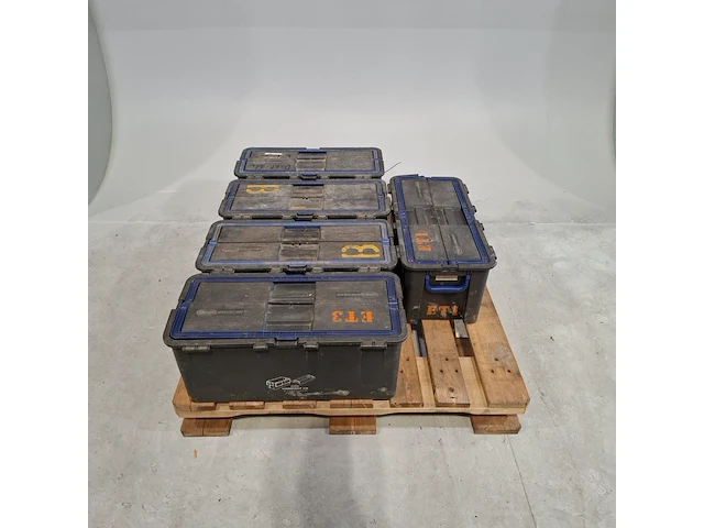 5x gereedschapskoffer met inhoud, o.a. fluke, stanley - afbeelding 1 van  8