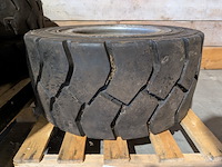 5x industriële band en diverse onderdelen, o.a. kenda, bkt & hankook - afbeelding 4 van  17