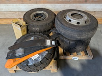 5x industriële band en diverse onderdelen, o.a. kenda, bkt & hankook - afbeelding 1 van  17