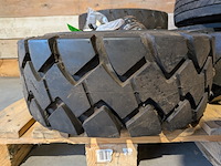 5x industriële band en diverse onderdelen, o.a. kenda, bkt & hankook - afbeelding 12 van  17