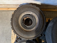 5x industriële band en diverse onderdelen, o.a. kenda, bkt & hankook - afbeelding 13 van  17