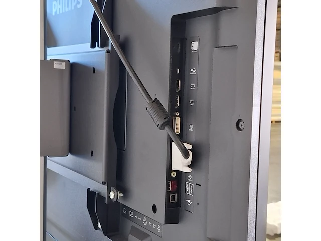 5x monitor op standaard, o.a. philips - afbeelding 22 van  22