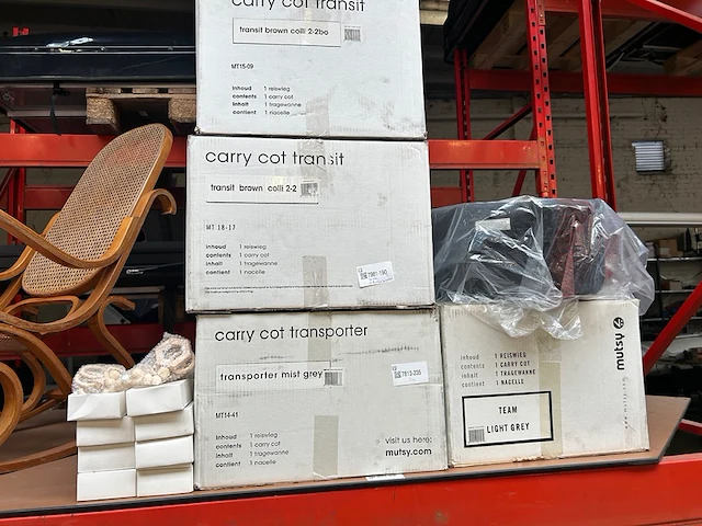 5x reiswieg, 7x kinderspeelgoed hout - afbeelding 1 van  6