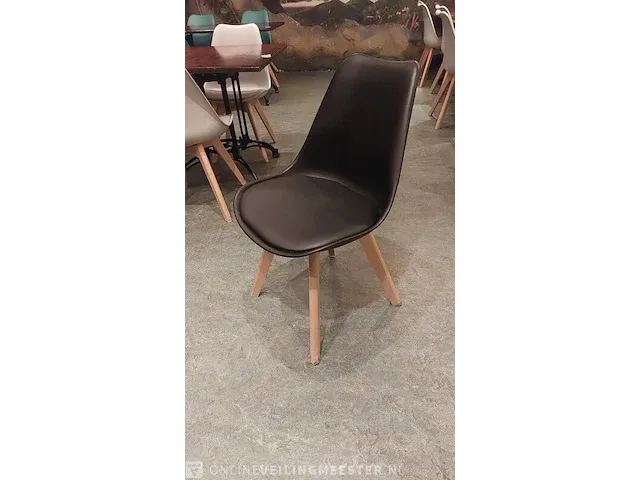 5x restaurant tafel met ca. 13x kuipstoel - afbeelding 2 van  10