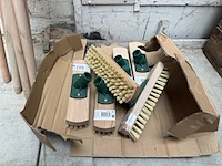 5x schrobbezem met steel - afbeelding 2 van  3