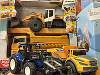 5x speelgoed w.o. claas tractor, liebherr graafmachine bruder, happy people - afbeelding 2 van  3