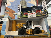 5x speelgoed w.o. claas tractor, liebherr graafmachine bruder, happy people - afbeelding 3 van  3