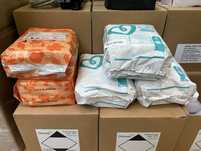 5x verpakking luiers pampers, pura - afbeelding 1 van  5