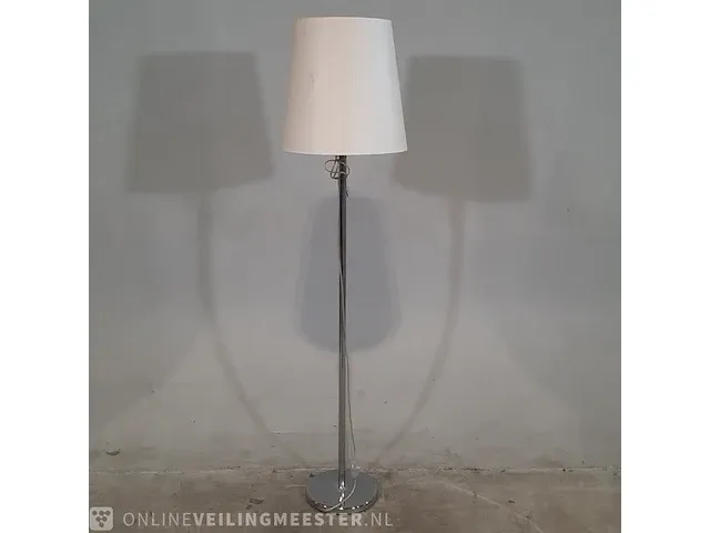 5x vloerlamp en 1x tafel lamp o.a. louis poulsen, o.a. 27087 - afbeelding 4 van  20