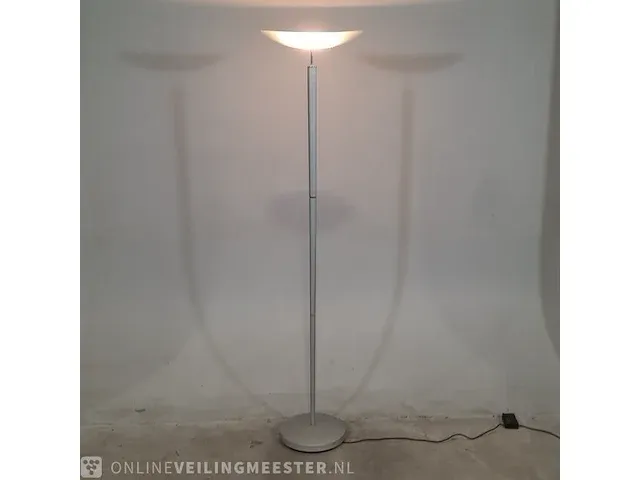 5x vloerlamp en 1x tafel lamp o.a. louis poulsen, o.a. 27087 - afbeelding 7 van  20