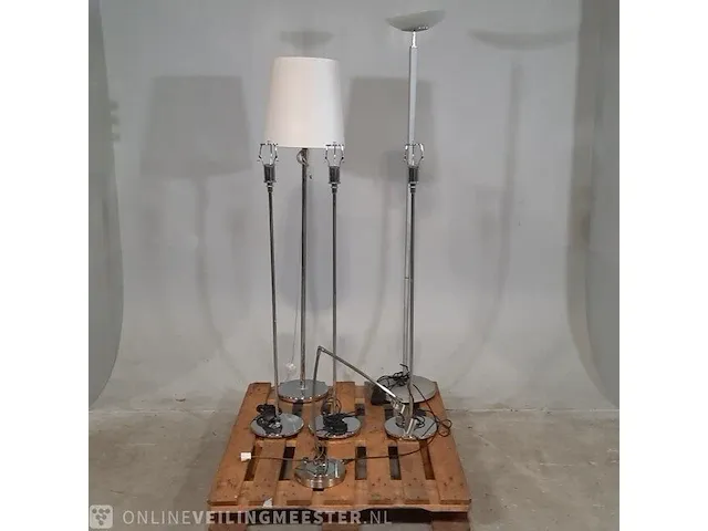 5x vloerlamp en 1x tafel lamp o.a. louis poulsen, o.a. 27087 - afbeelding 1 van  20