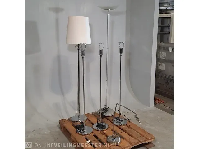5x vloerlamp en 1x tafel lamp o.a. louis poulsen, o.a. 27087 - afbeelding 12 van  20