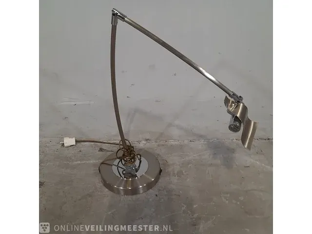 5x vloerlamp en 1x tafel lamp o.a. louis poulsen, o.a. 27087 - afbeelding 15 van  20