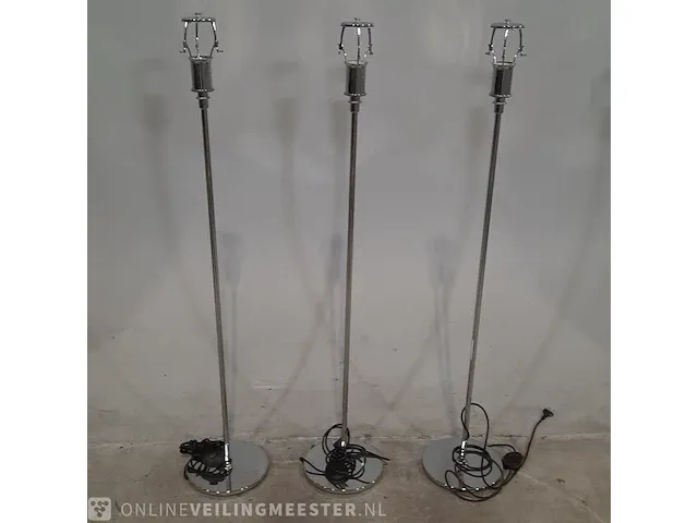 5x vloerlamp en 1x tafel lamp o.a. louis poulsen, o.a. 27087 - afbeelding 18 van  20