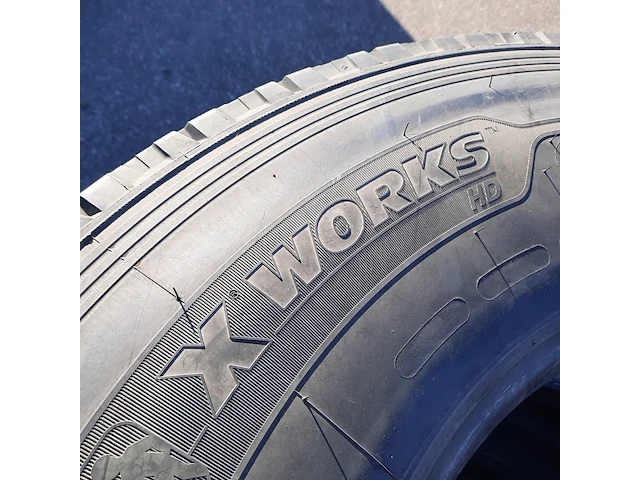 5x vrachtwagenband michelin, x-works - afbeelding 6 van  10
