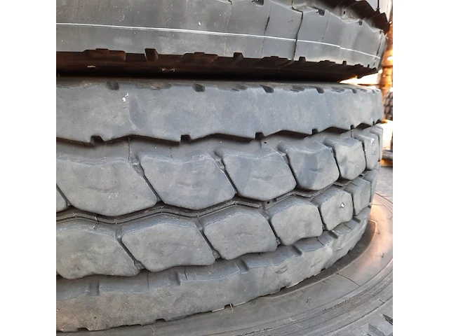 5x vrachtwagenband michelin, x-works - afbeelding 10 van  10