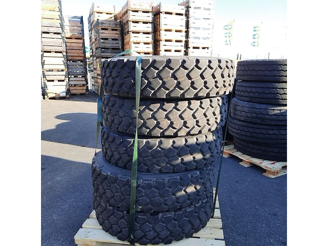 5x vrachtwagenband michelin, xzl - afbeelding 1 van  9