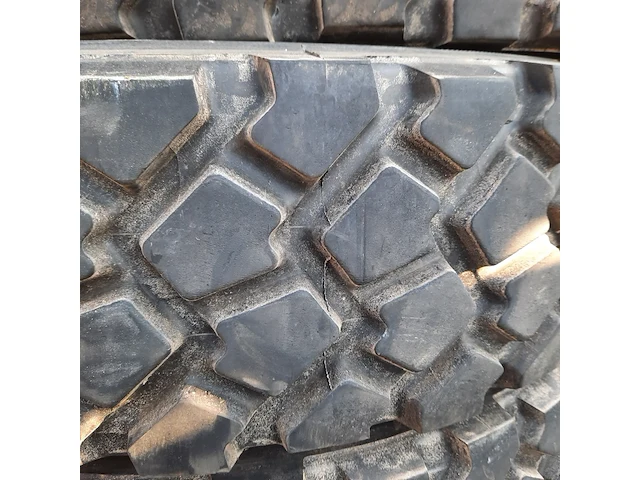 5x vrachtwagenband michelin, xzl - afbeelding 8 van  9