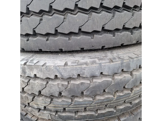 5x vrachtwagenband, michelin, xzy-2 - afbeelding 5 van  5