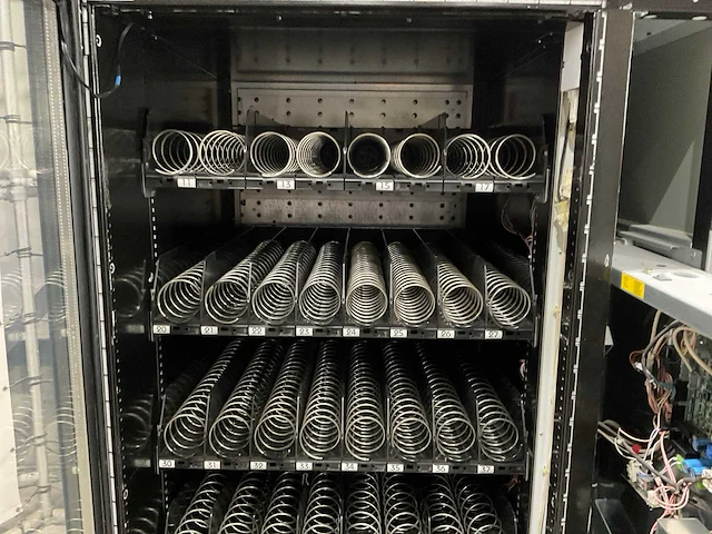 6-38r/nlq sm7000 snoepautomaat - afbeelding 13 van  16