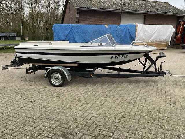 6-cilinder speedboot - afbeelding 10 van  14