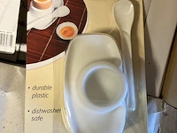 6 kaart met drie eierdopjes met 3 lepeltjes kunststof - afbeelding 7 van  9
