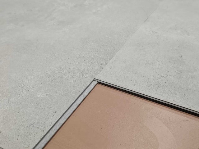 6 m2 pvc spc click tegel - 610 x 305 x 4 mm - afbeelding 2 van  3