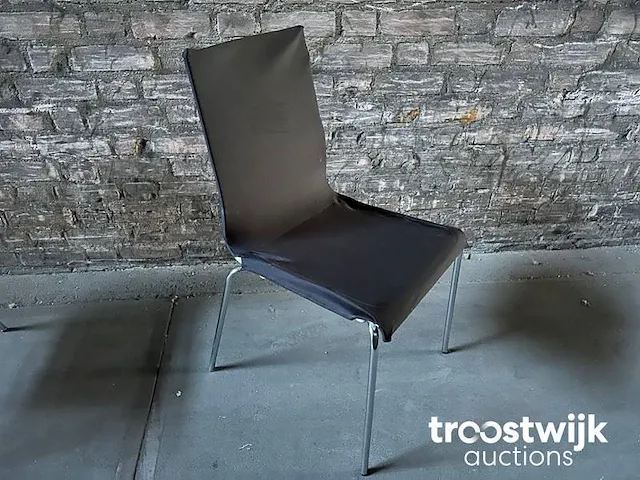 6 pedrali kuadra stapelbare desgin stoelen met beschermcover - afbeelding 10 van  11