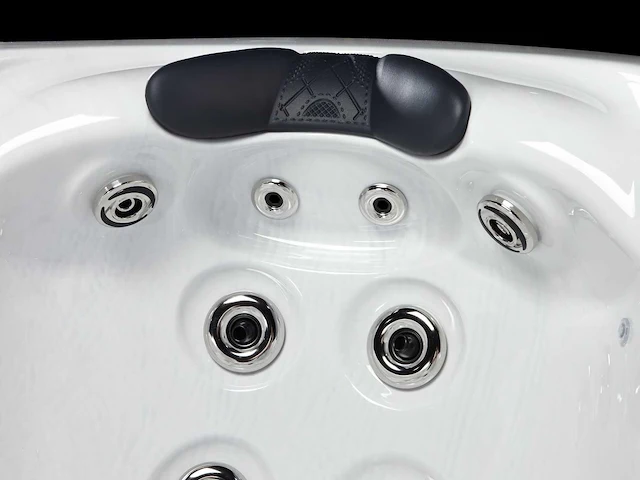 6-persoons buitenspa met balboa (plug and play) - afbeelding 3 van  17