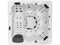 6-persoons buitenspa met bluetooth (plug and play 1x 220v stekker)