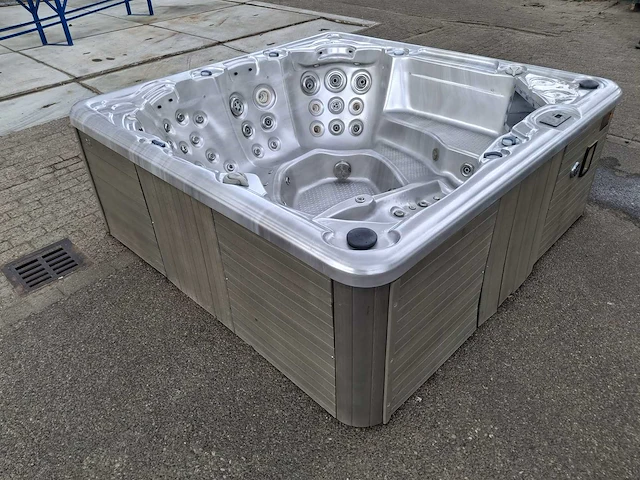 6 persoons jacuzzi en buitenspa - afbeelding 2 van  23