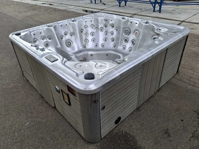 6 persoons jacuzzi en buitenspa - afbeelding 3 van  23