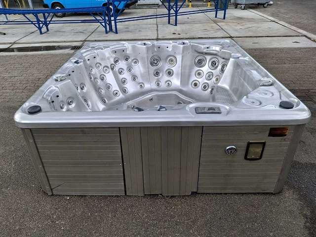 6 persoons jacuzzi en buitenspa - afbeelding 6 van  23