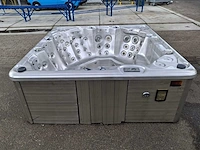 6 persoons jacuzzi en buitenspa - afbeelding 6 van  23
