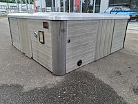 6 persoons jacuzzi en buitenspa - afbeelding 11 van  23