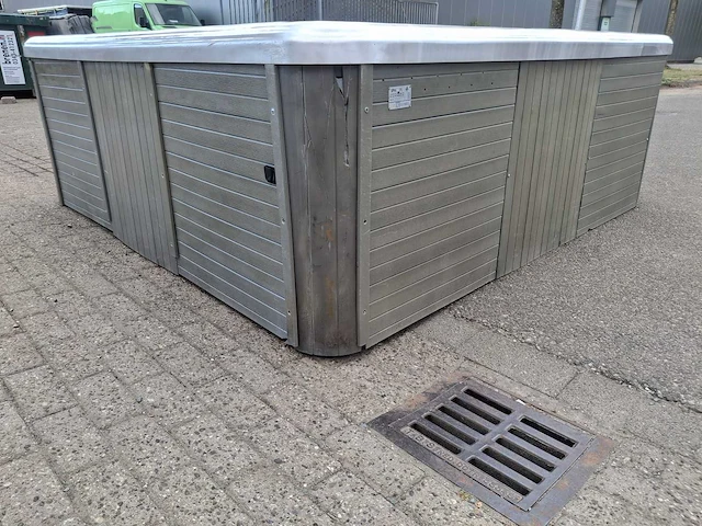 6 persoons jacuzzi en buitenspa - afbeelding 16 van  23