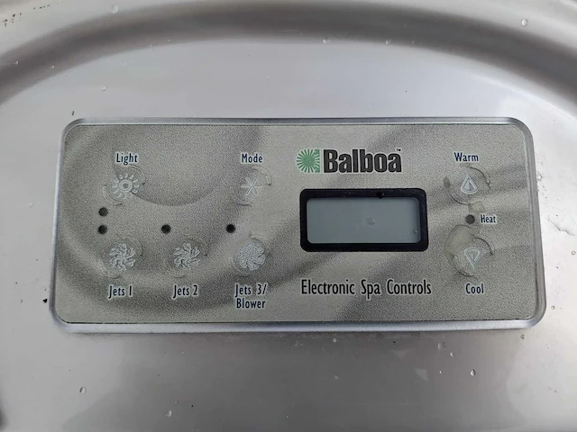 6 persoons jacuzzi en buitenspa - afbeelding 21 van  23