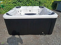 6 persoons jacuzzi en buitenspa - afbeelding 2 van  25