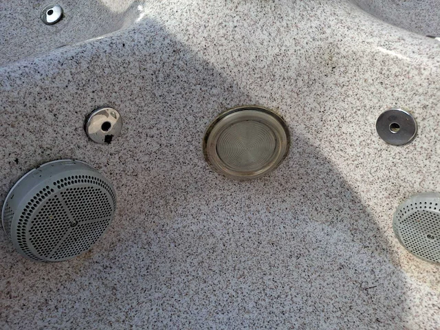 6 persoons jacuzzi en buitenspa - afbeelding 9 van  25