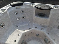 6 persoons jacuzzi en buitenspa - afbeelding 13 van  25
