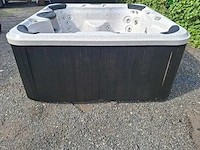 6 persoons jacuzzi en buitenspa - afbeelding 16 van  25