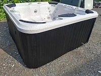 6 persoons jacuzzi en buitenspa - afbeelding 17 van  25