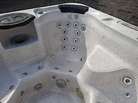 6 persoons jacuzzi en buitenspa - afbeelding 12 van  25