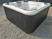 6 persoons jacuzzi en buitenspa - afbeelding 22 van  25