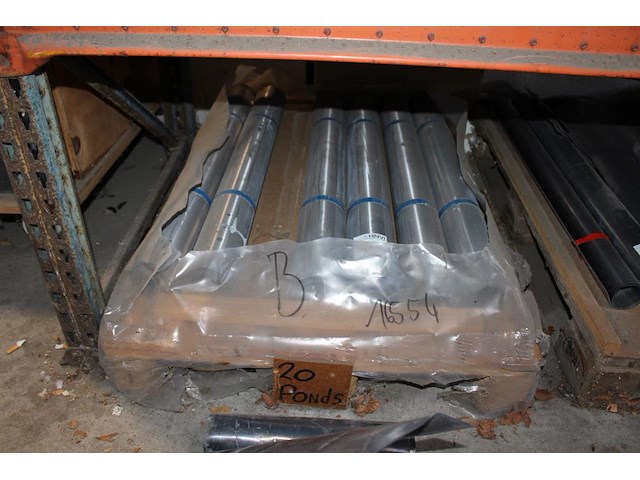 6 rollen lood 20 pounds met breedte 100 cm. ca. 300 kg. - afbeelding 1 van  2